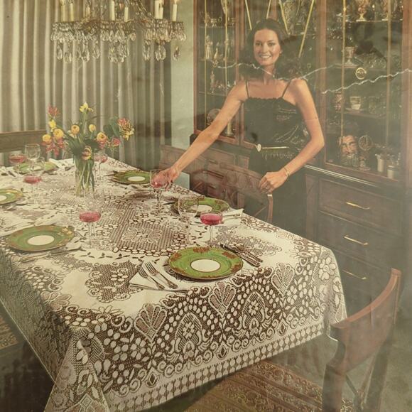 Vintage Beacon Hill by G&W A Two Tone Lace Tablecloth 63" x 108" Oblong - Picture 7 of 11